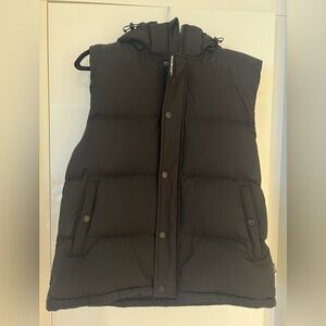 Aritzia Super Puff Vest